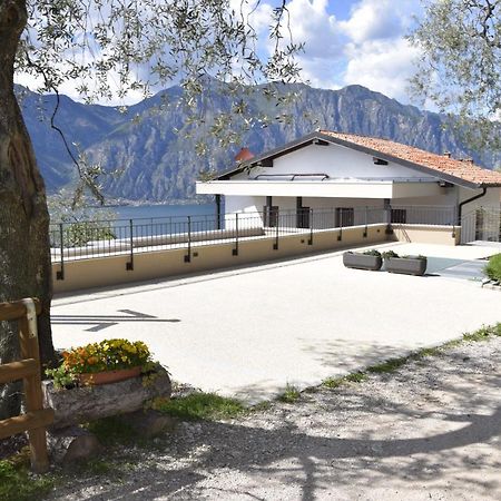 La Terrazza Sul Lago Apartment Malcesine Bagian luar foto