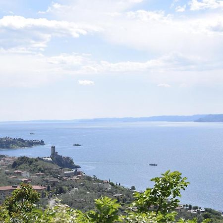 La Terrazza Sul Lago Apartment Malcesine Bagian luar foto